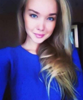 Зоя, 19